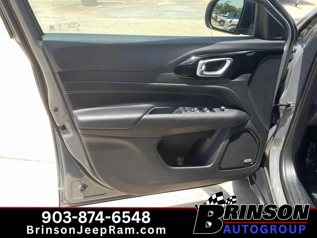 Used 2023 Grey Jeep Altitude image 25
