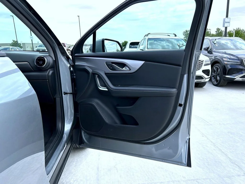 Used 2025 Gray Chevrolet LT image 17