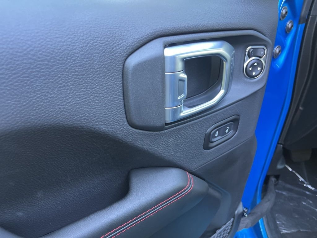 New 2026 Hydro Blue Pearl-Coat Exterior Paint Jeep Rubicon X image 28
