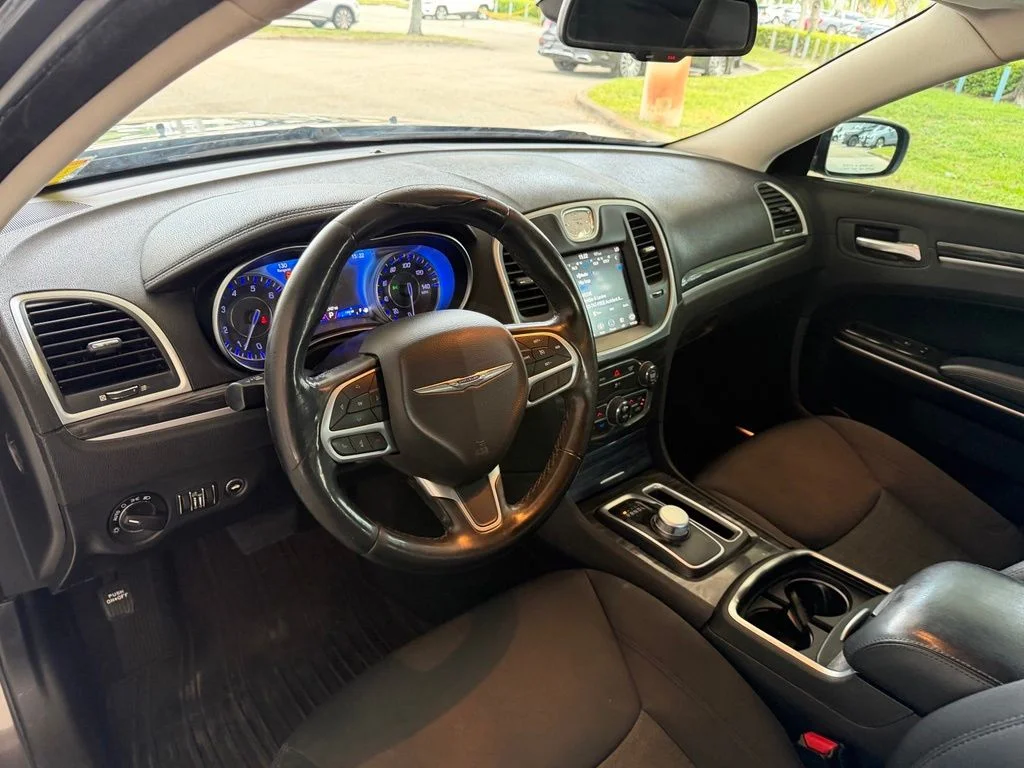 Used 2019 Gray Chrysler Touring image 7