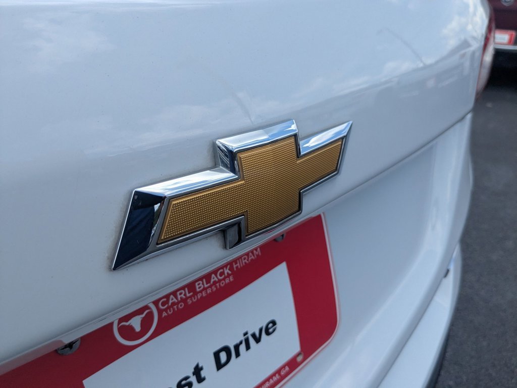 Used 2018 Summit White Chevrolet Premier image 32