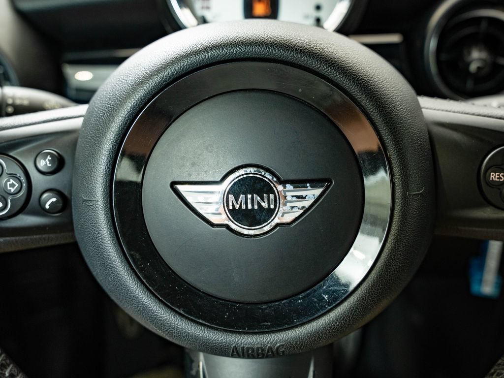 Used 2012 Chili Red MINI  image 29