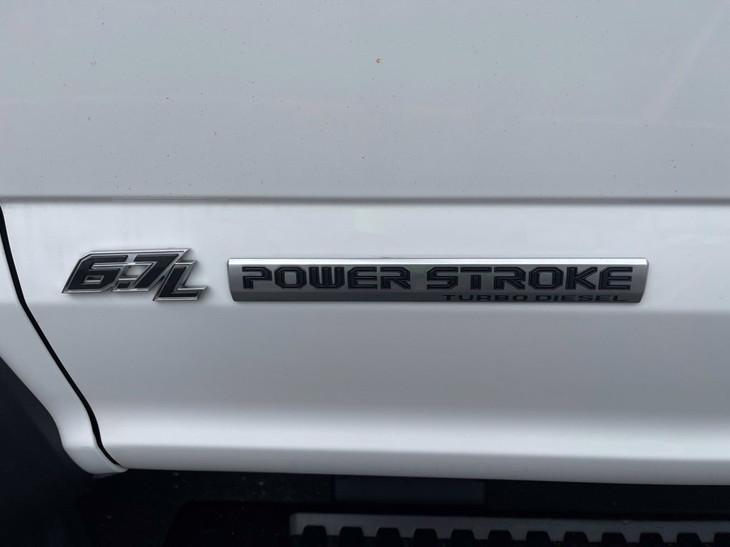 Used 2021 White Ford XL image 9