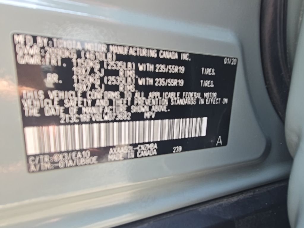 Used 2020  Toyota XLE Premium image 13