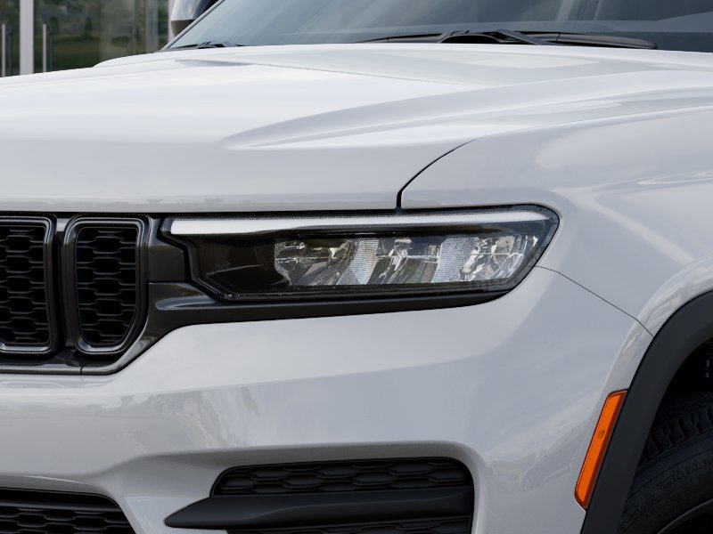 New 2025 Bright White Clear-Coat Exterior Paint Jeep  image 22