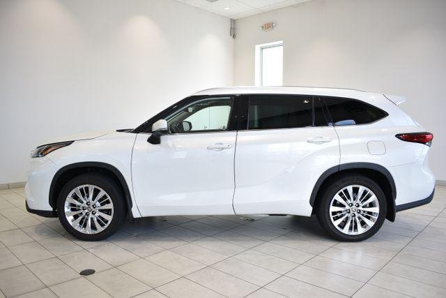 Certified Used 2020 BLIZZARD PEARL Toyota  image 5