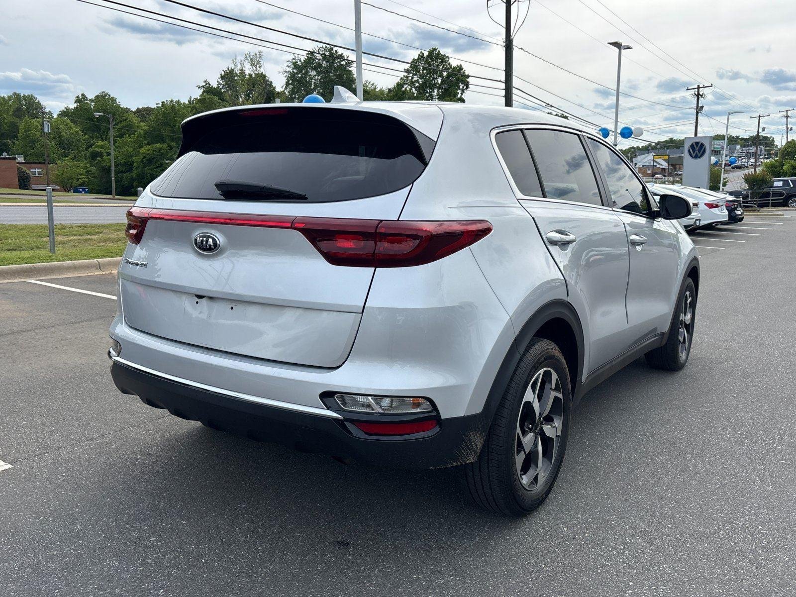 Used 2021 Sparkling Silver Kia LX image 5