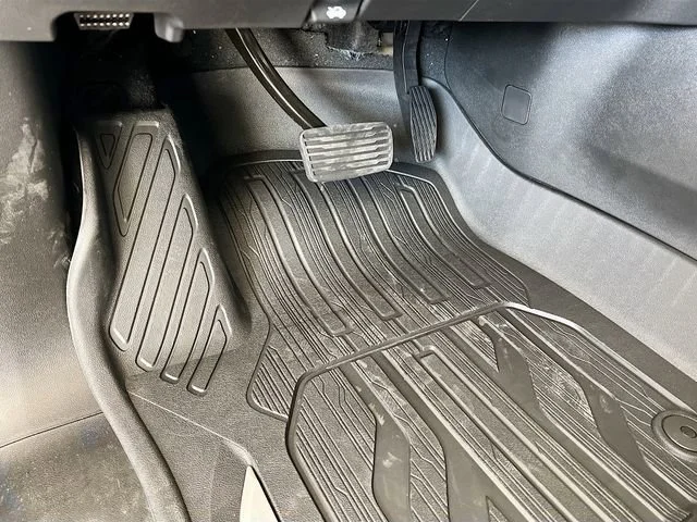 New 2026 Onyx Black GMC SLT image 14