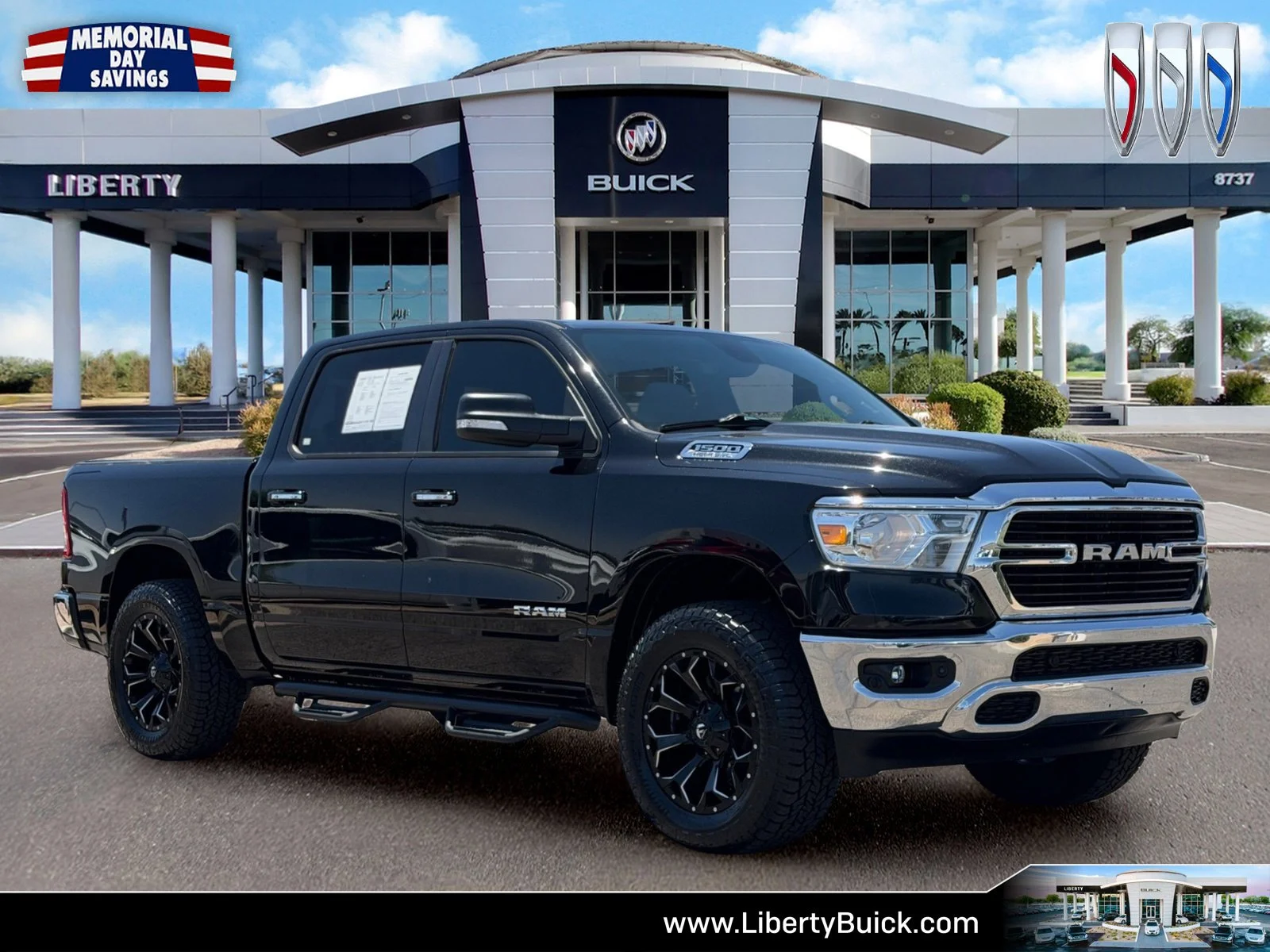 2019 RAM 1500 Big Horn/Lone Star 4x4 Crew Cab 5'7's photo
