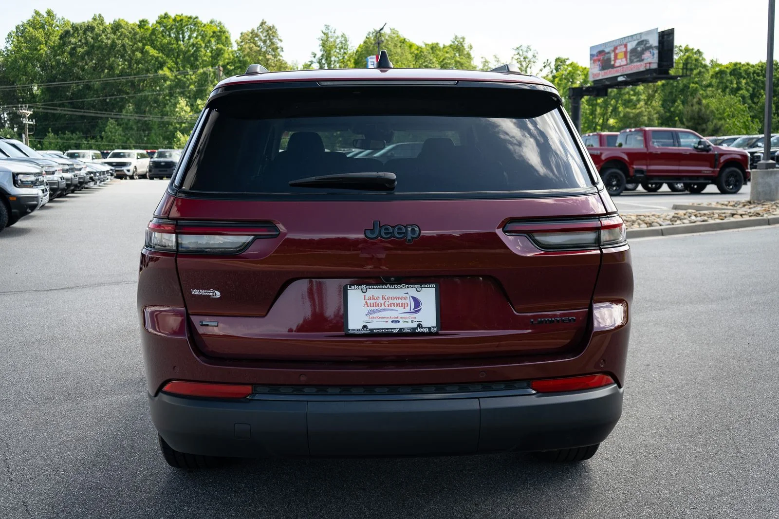 Used 2023 Red Jeep Limited image 8