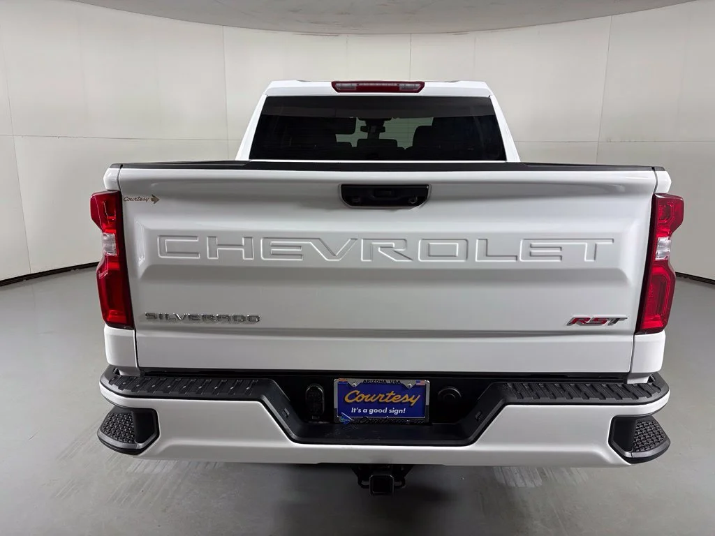 New 2026 Summit White Chevrolet RST image 8