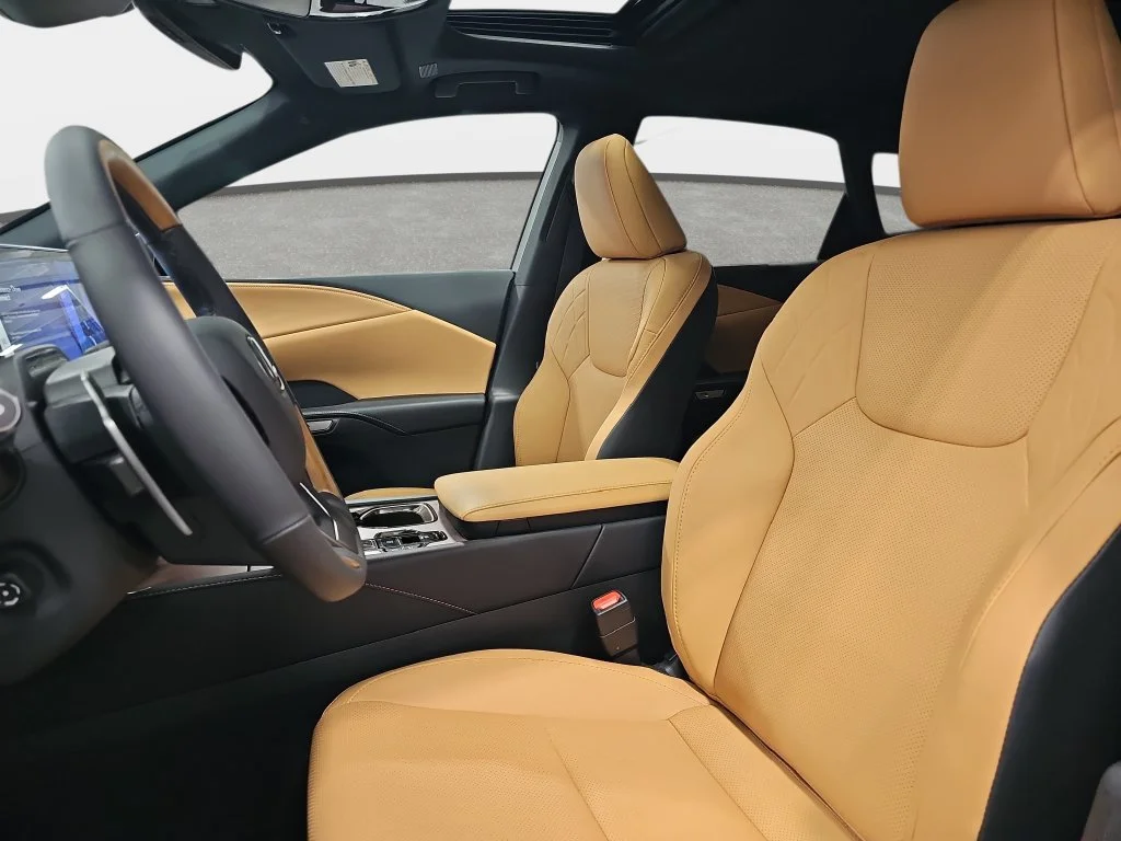 New 2026 Eminent White Pearl Lexus PREMIUM image 14