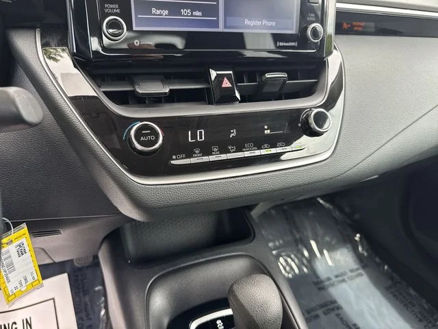 Used 2022 Silver Toyota LE image 22