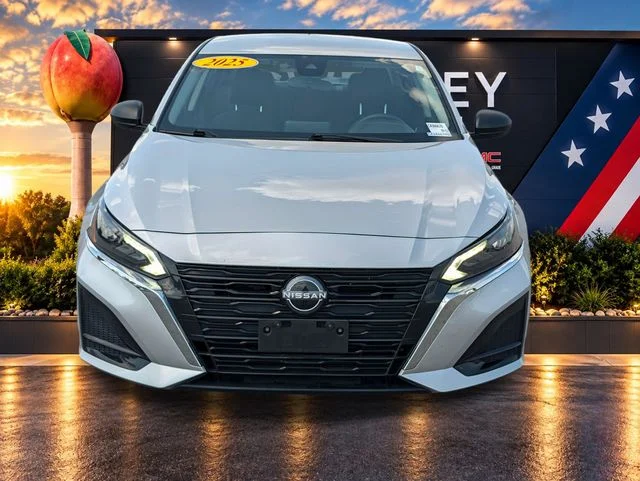 Used 2025 Silver Nissan 2.5 SV image 8