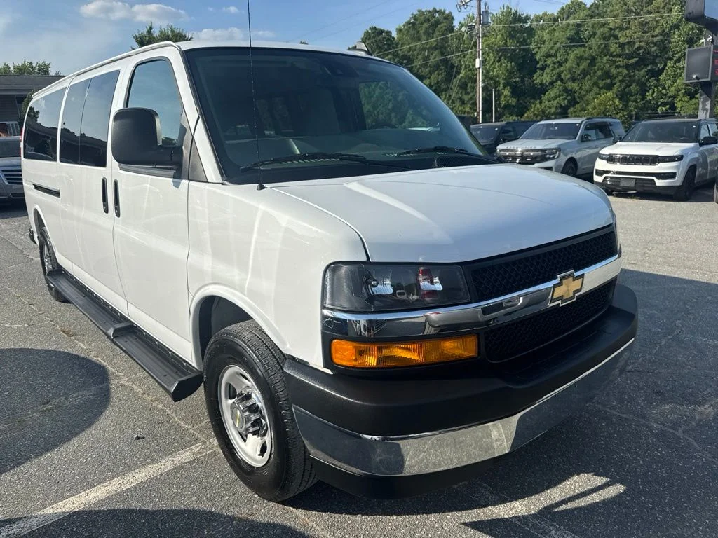 Used 2025 White Chevrolet LT image 2