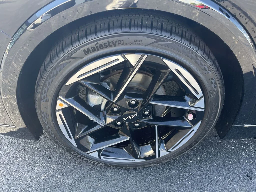 Used 2025 Black Kia GT-Line image 10