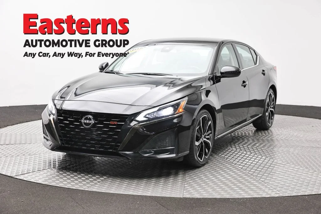 Used 2024 Black Nissan 2.5 SR image 1