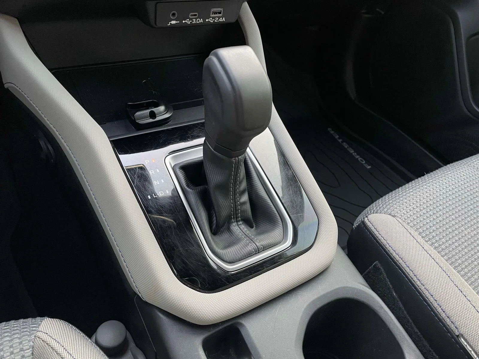 Used 2025 Ice Silver Metallic Subaru Premium image 19