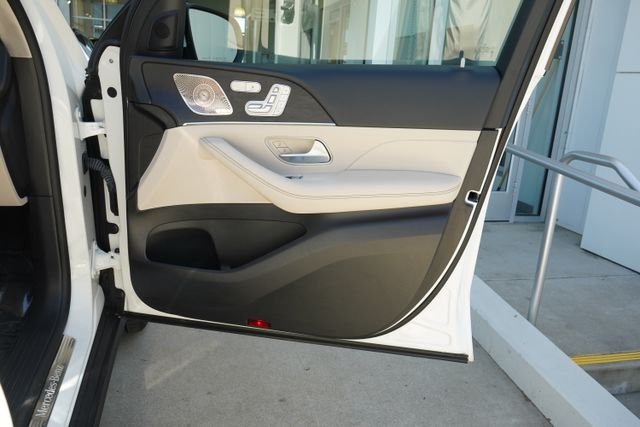 Used 2022 White Mercedes-Benz GLE 350 image 19