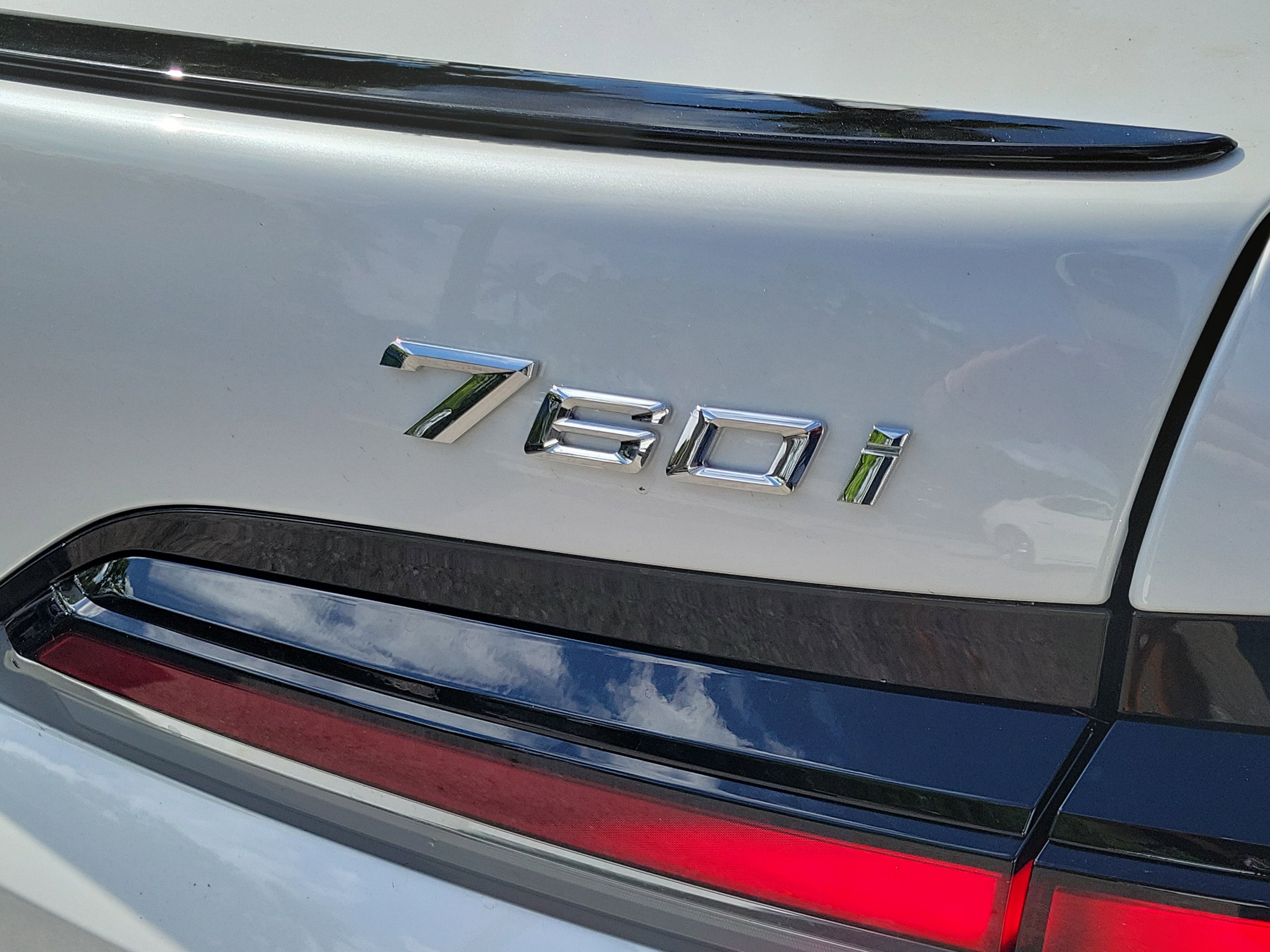 New 2026 Mineral White Metallic BMW 760i xDrive image 5