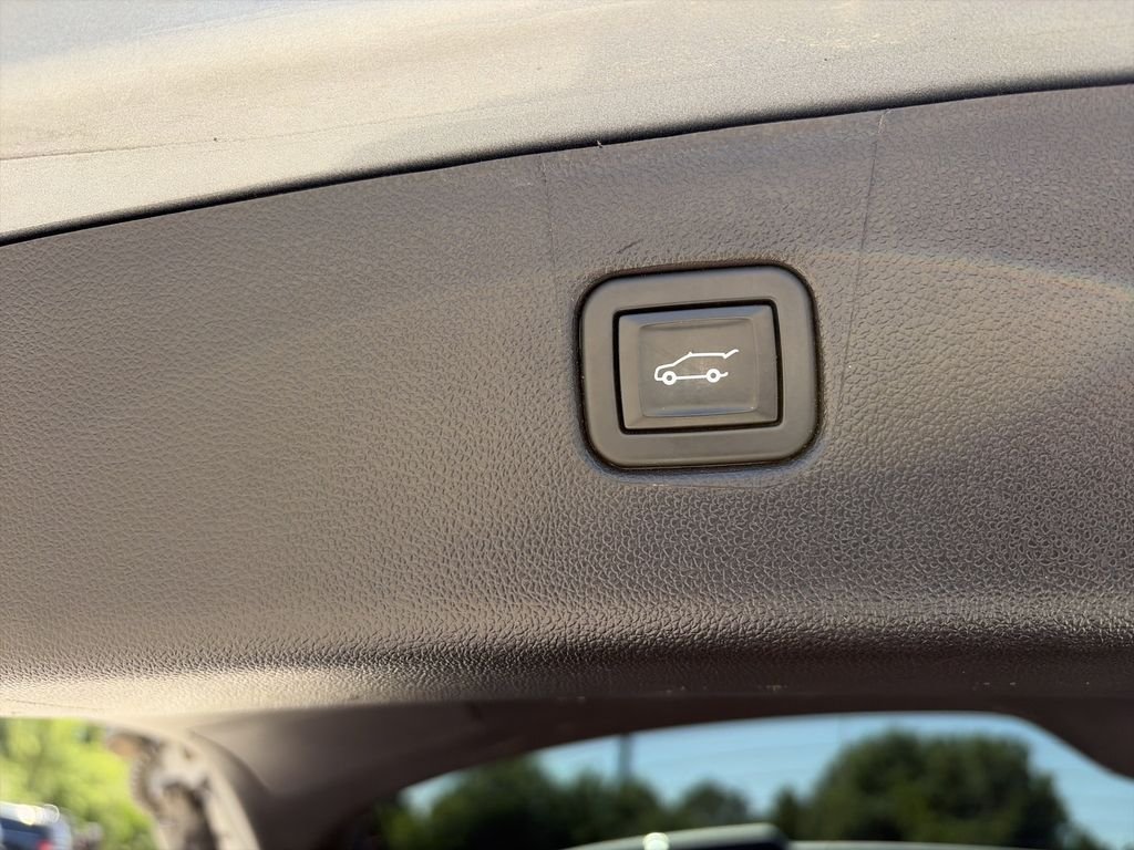 Used 2023 Gray Chevrolet RS image 33