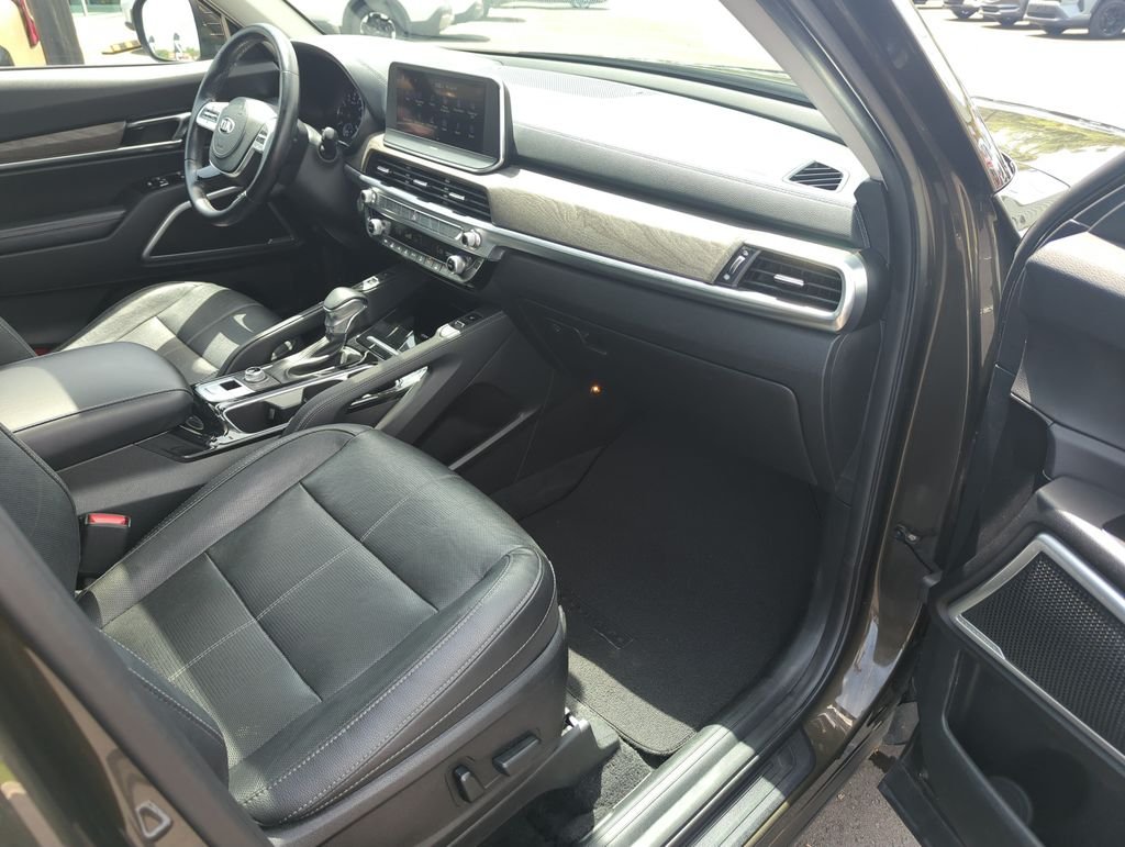 Used 2021 Green Kia EX image 39
