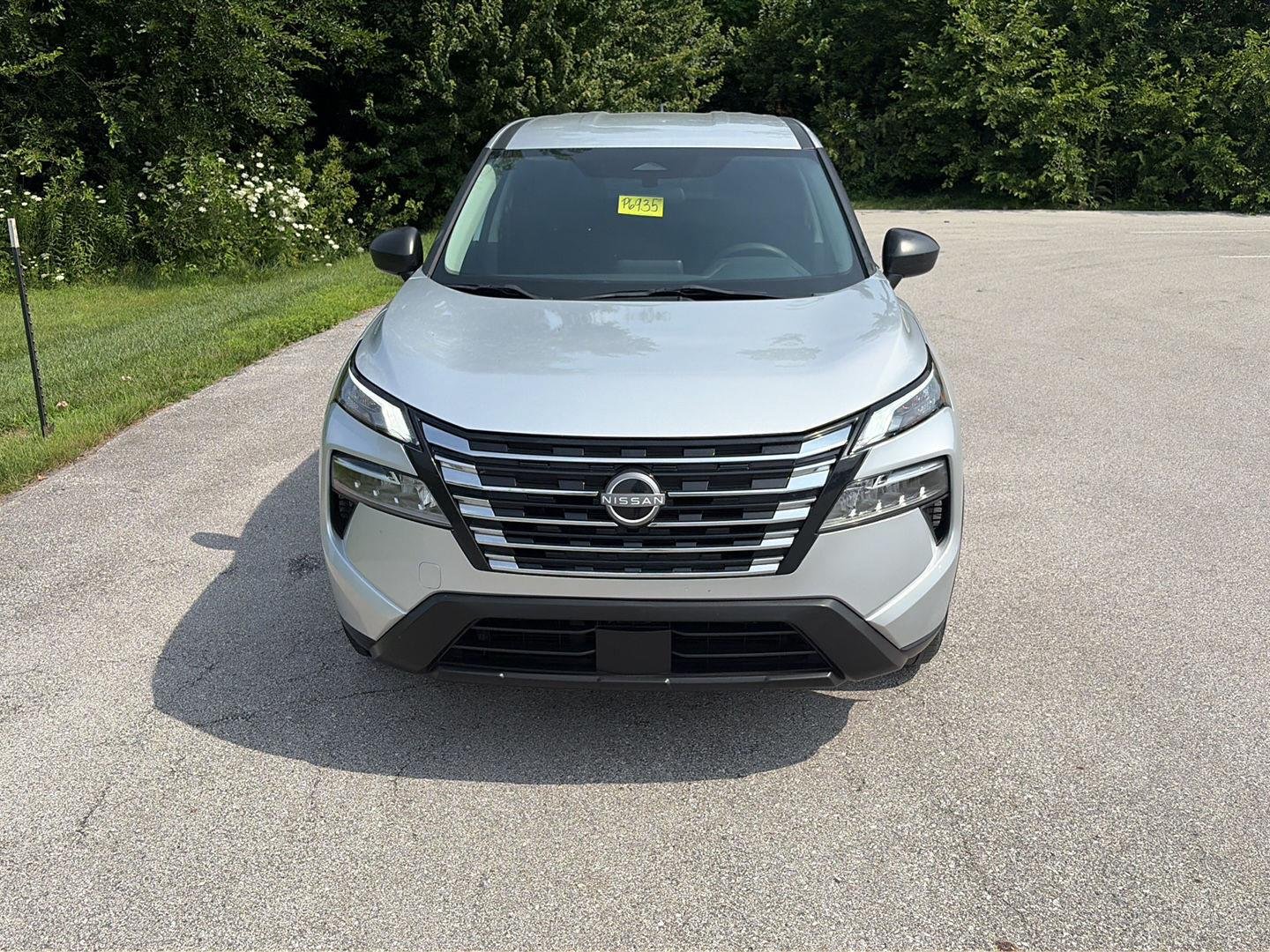 Used 2024  Nissan S image 8