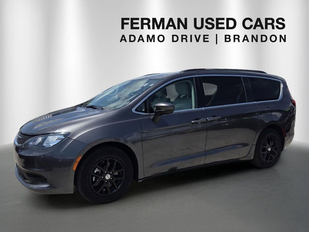 2021 Chrysler Voyager LXI's photo