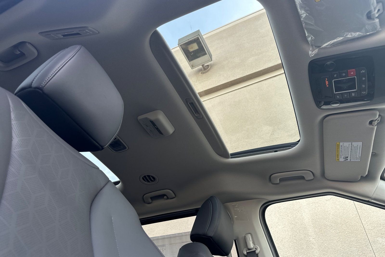 2026 Kia Carnival SX - Photo 18