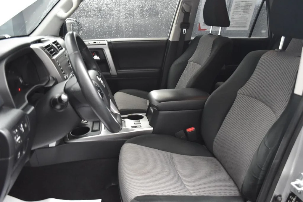 Used 2020 Silver Toyota SR5 image 19