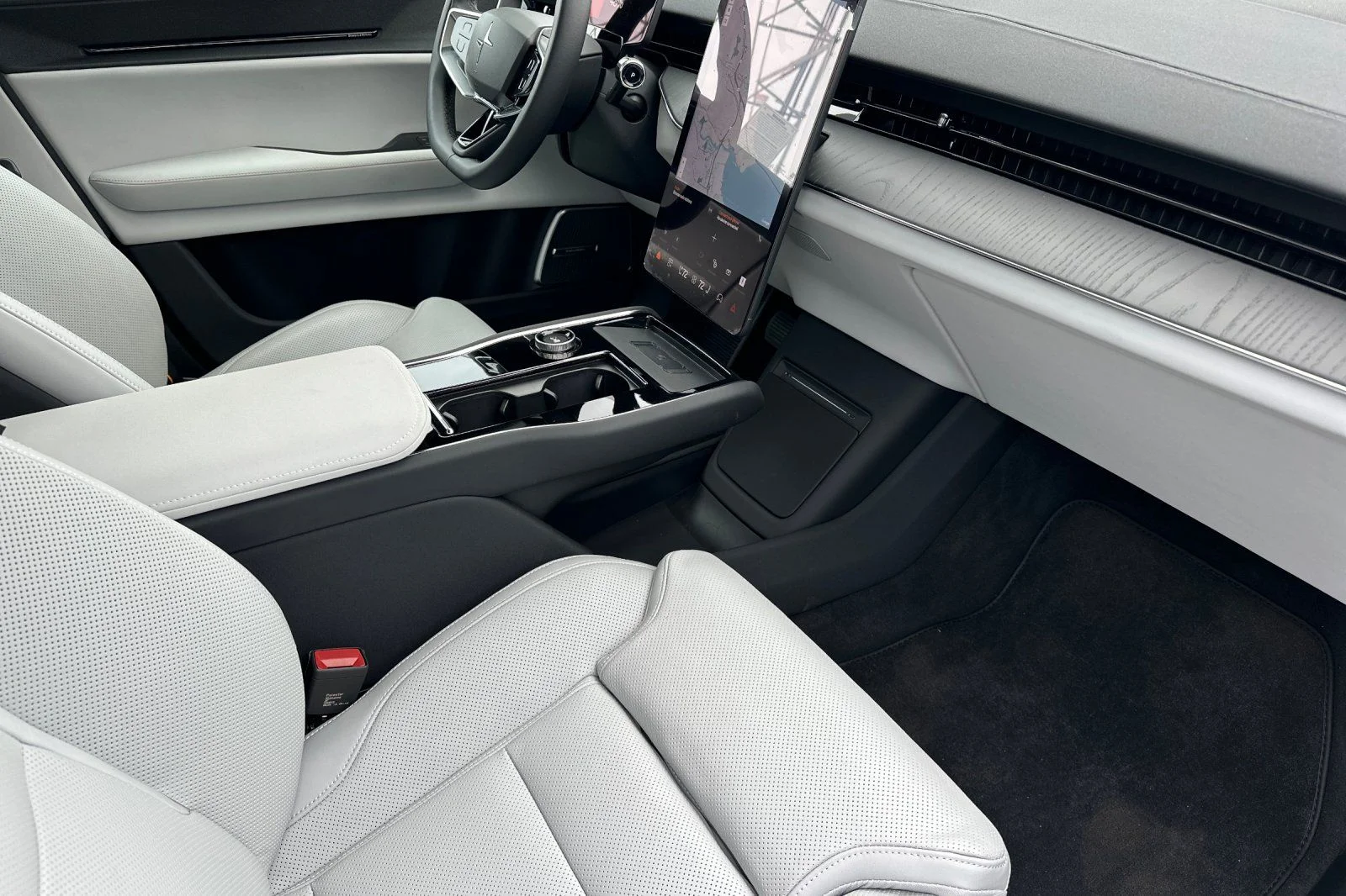 Used 2025 Jupiter Metallic Polestar Long Range Dual Motor image 18