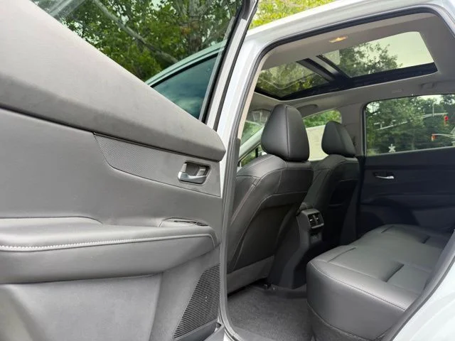 New 2026 White Nissan SL image 18