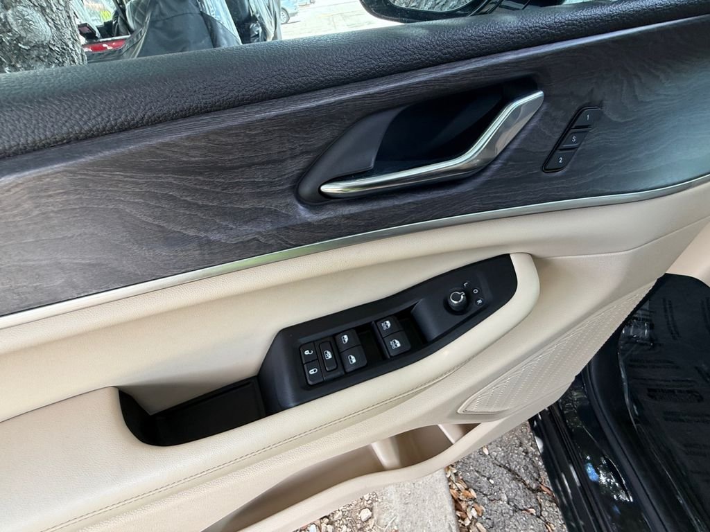 Used 2024 Black Jeep Limited image 11