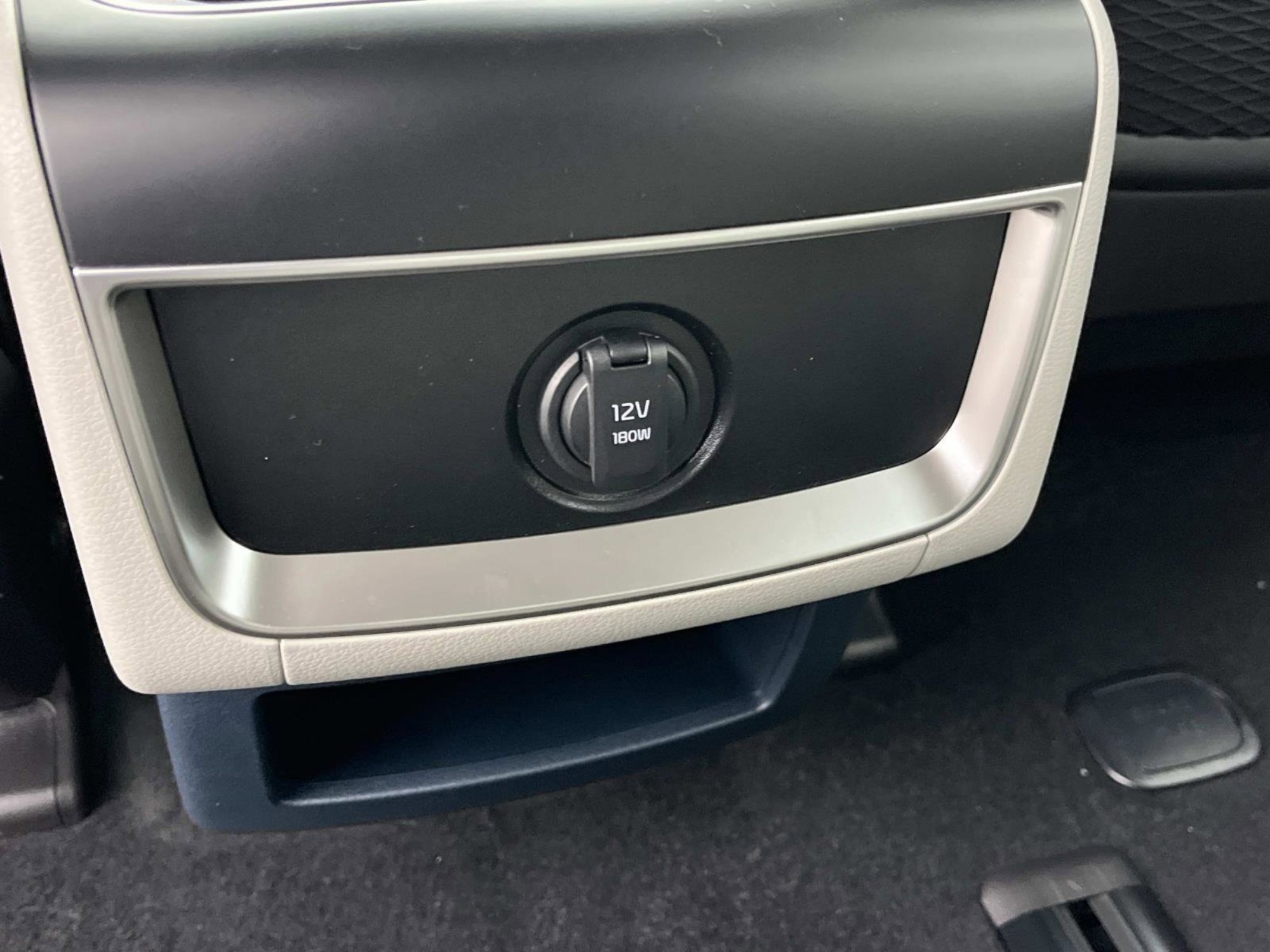 New 2026 Snow White Pearl Kia EX image 18