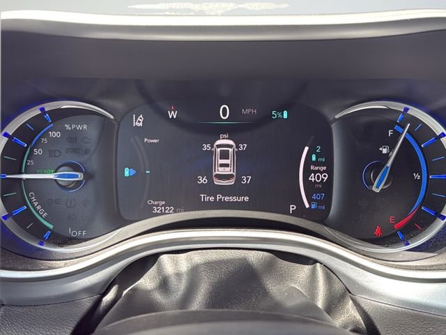 Used 2021 White Chrysler Touring L image 27