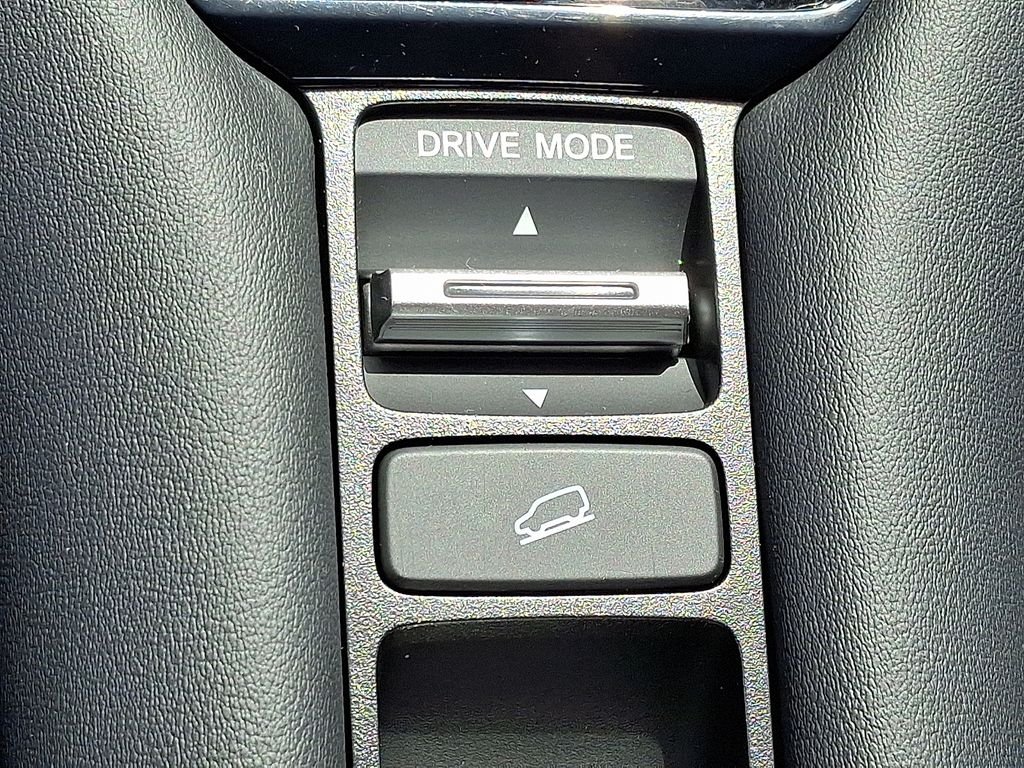 Used 2024 White Honda LX image 25