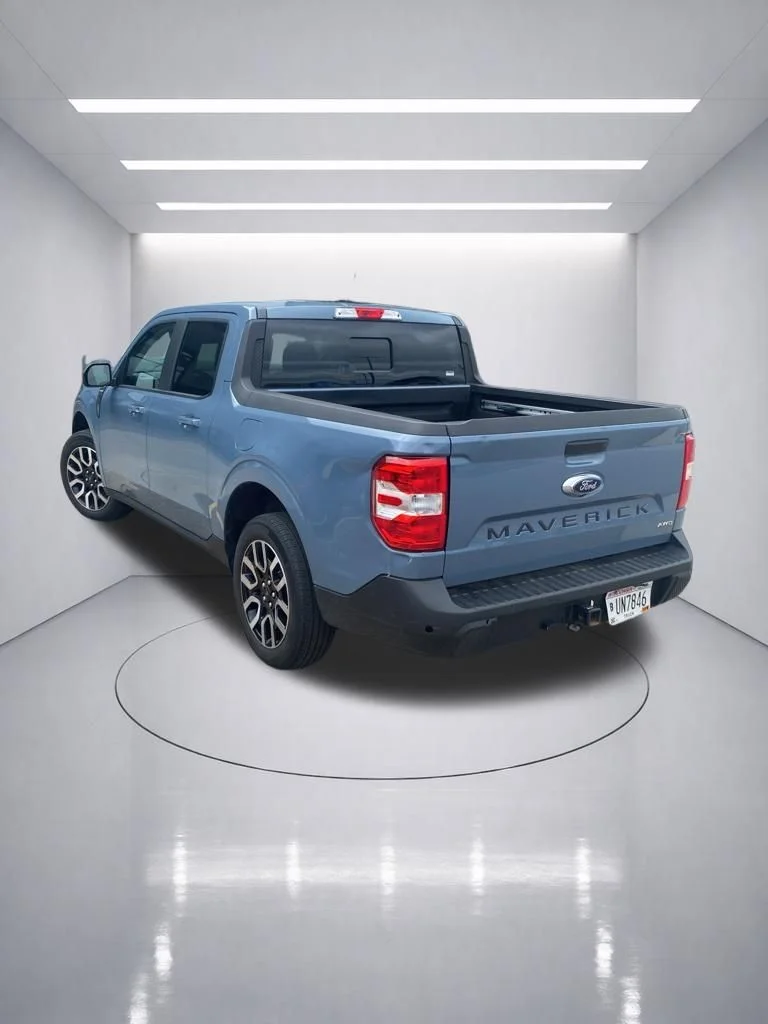 Used 2024 Azure Gray Metallic Tri-Coat Ford Lariat image 8