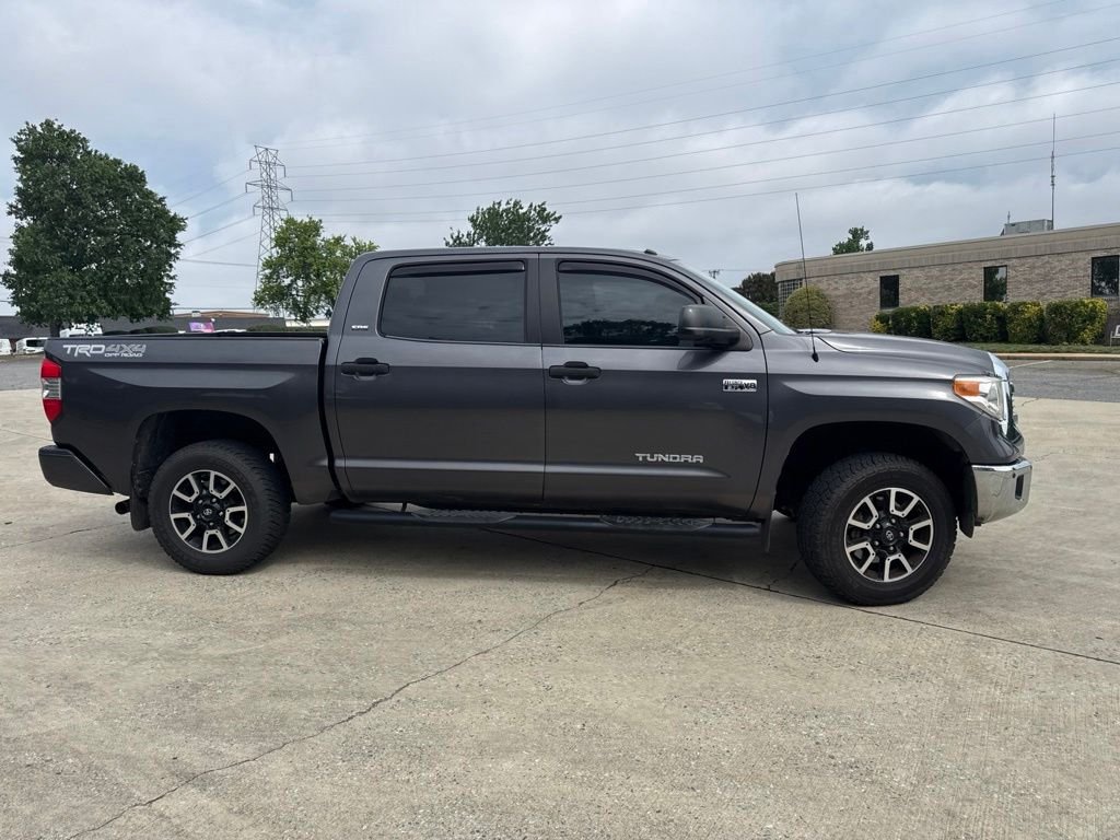 Used 2017 Gray Toyota SR5 image 11