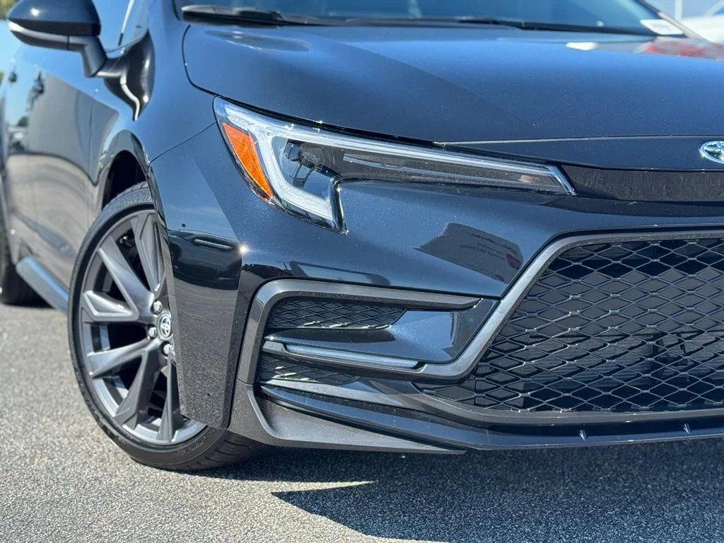 New 2026 Midnight Black Metallic Toyota SE image 3