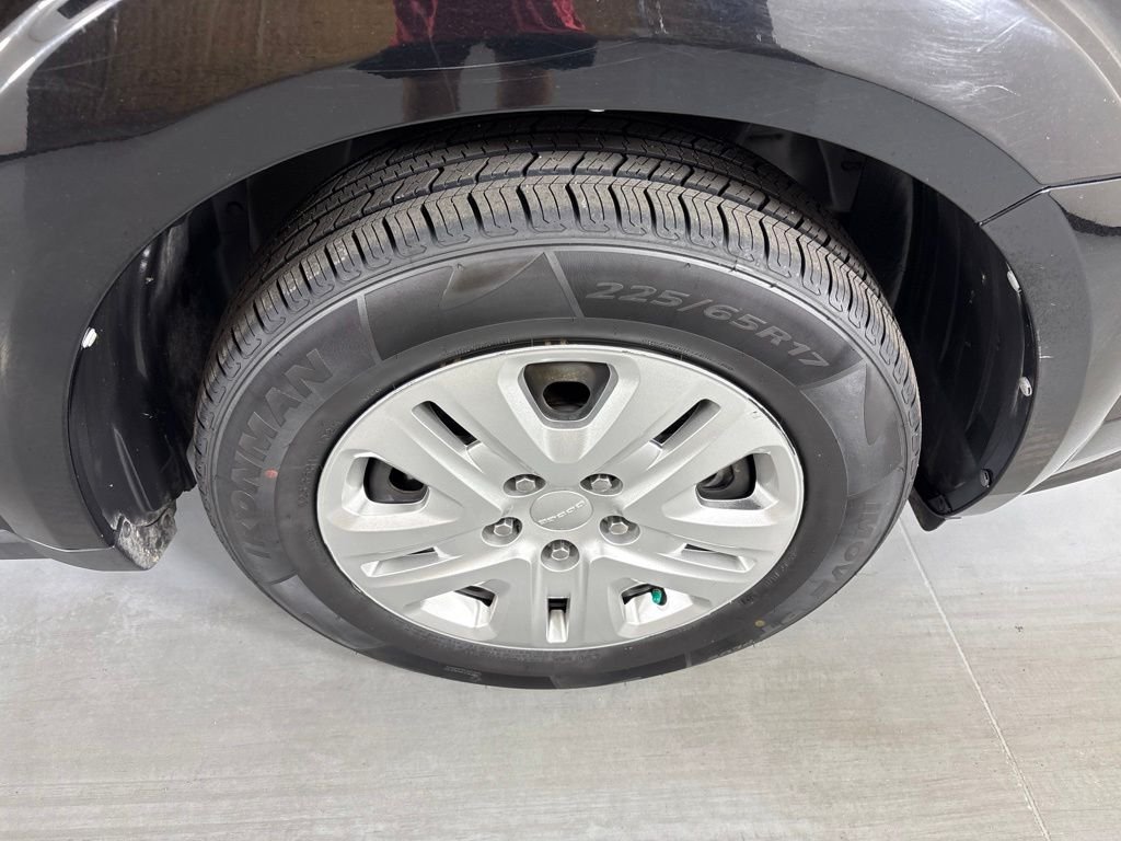 Used 2019 Black Dodge SE image 10