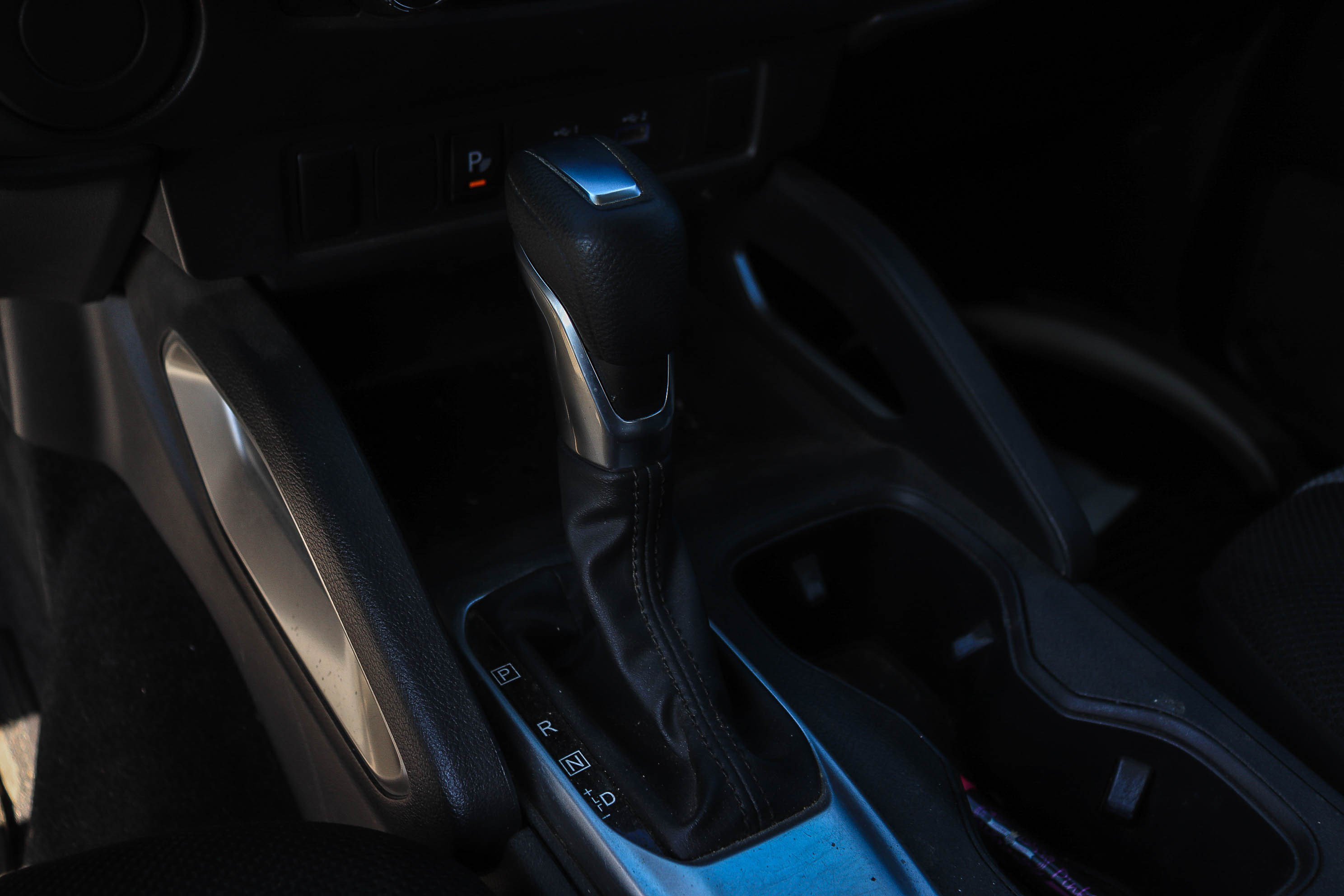 Used 2022 Super Black Nissan SV image 17