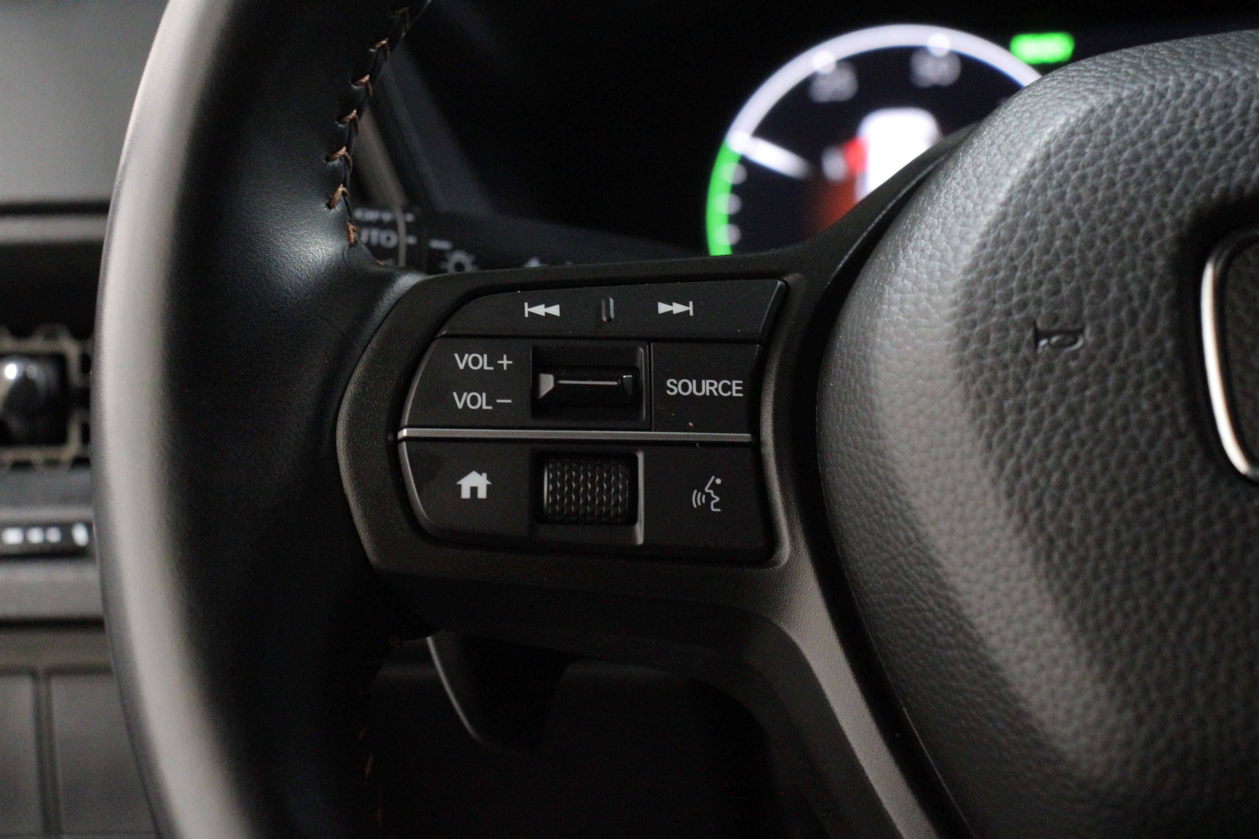 Used 2025 Urban Gray Pearl Honda Sport image 9