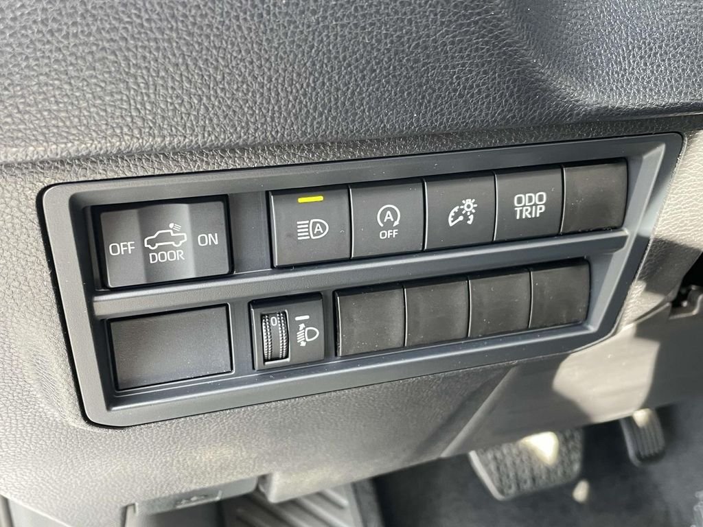 2025 Toyota Tundra SR5 - Photo 28