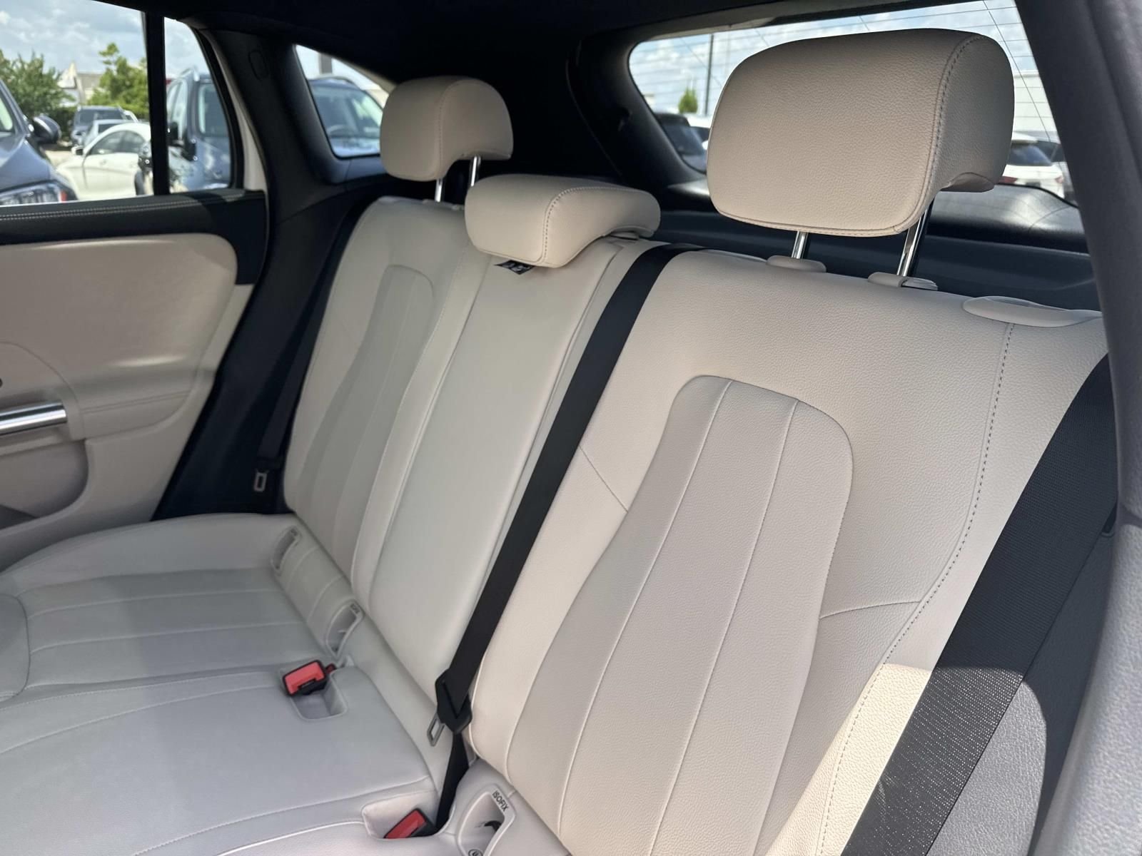 New 2026 White Mercedes-Benz GLA 250 image 7