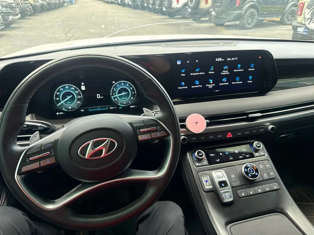 Used 2025 White Hyundai Calligraphy Night Edition image 21