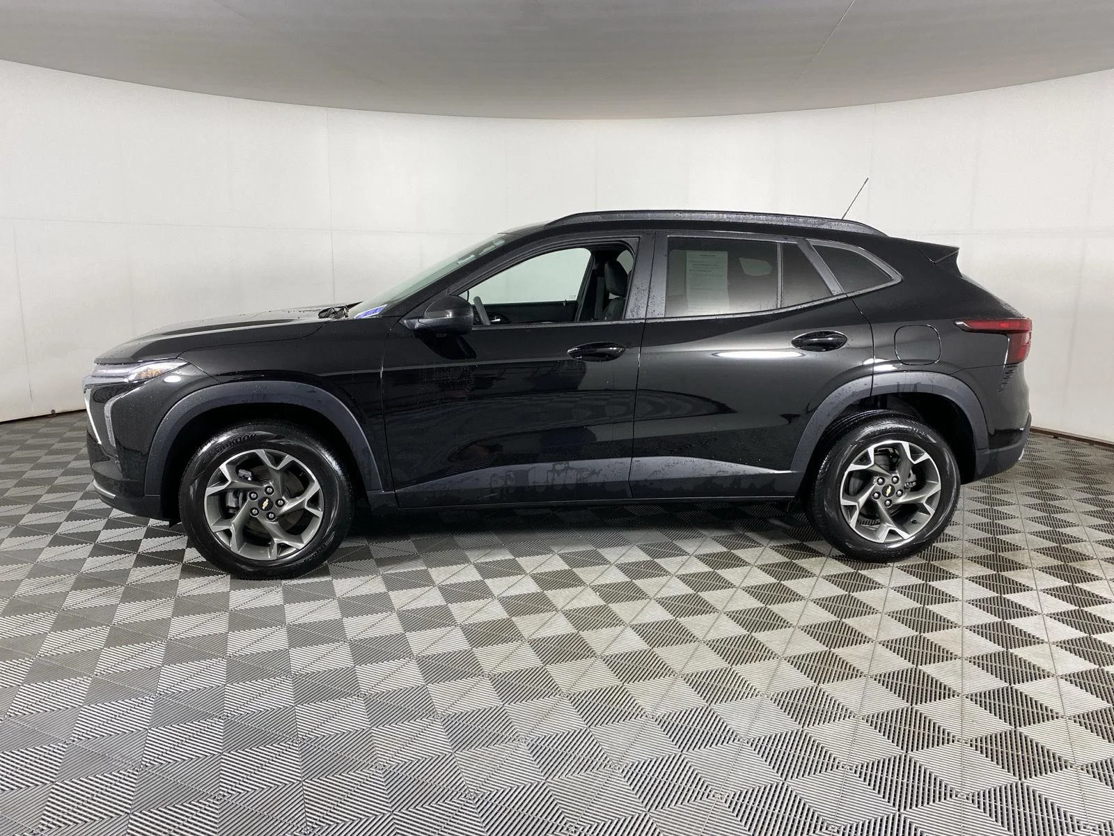 Used 2024 Mosaic Black Metallic Chevrolet LT image 4