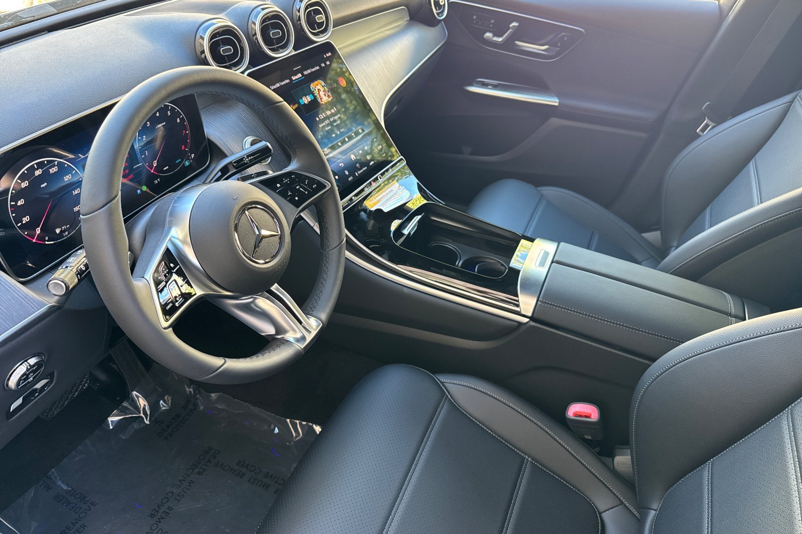 New 2027 Graphite Grey Metallic Mercedes-Benz GLC 300 image 16