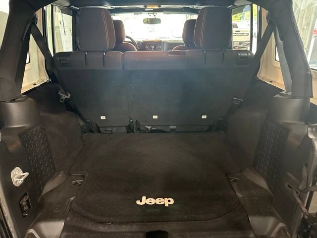 Used 2016 Black Jeep Sahara image 22