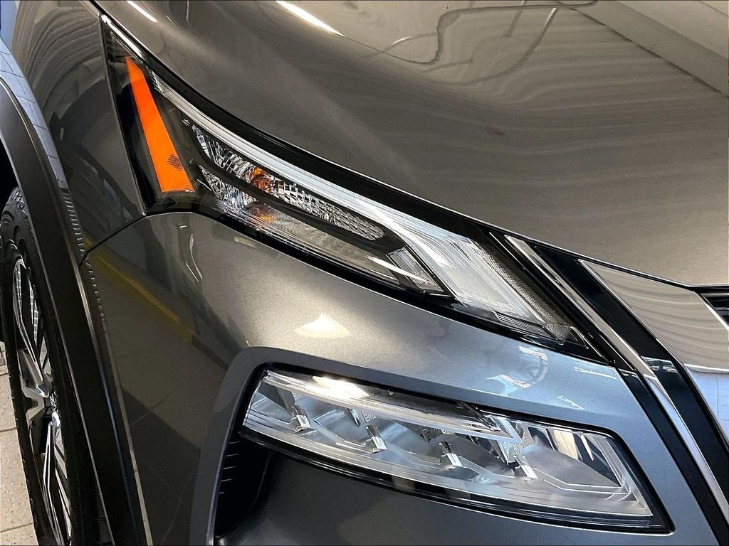 Used 2023 Gray Nissan SV image 32