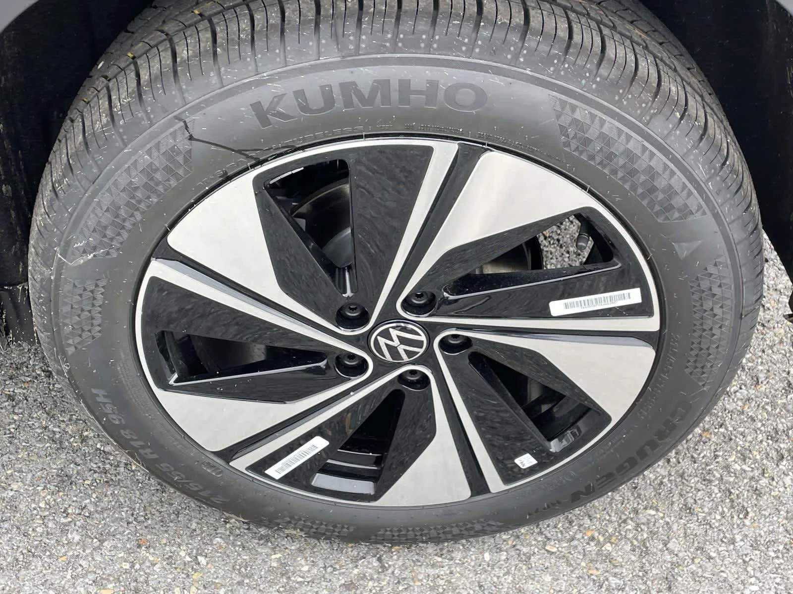 New 2026 Deep Black Pearl Volkswagen SE image 11